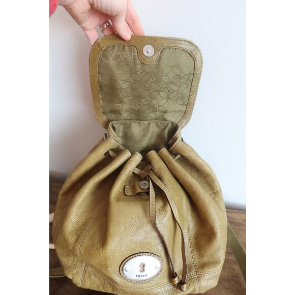 Fossil Green Leather Drawstring Backpack With Fossil Keychain - Picture 7 of 11